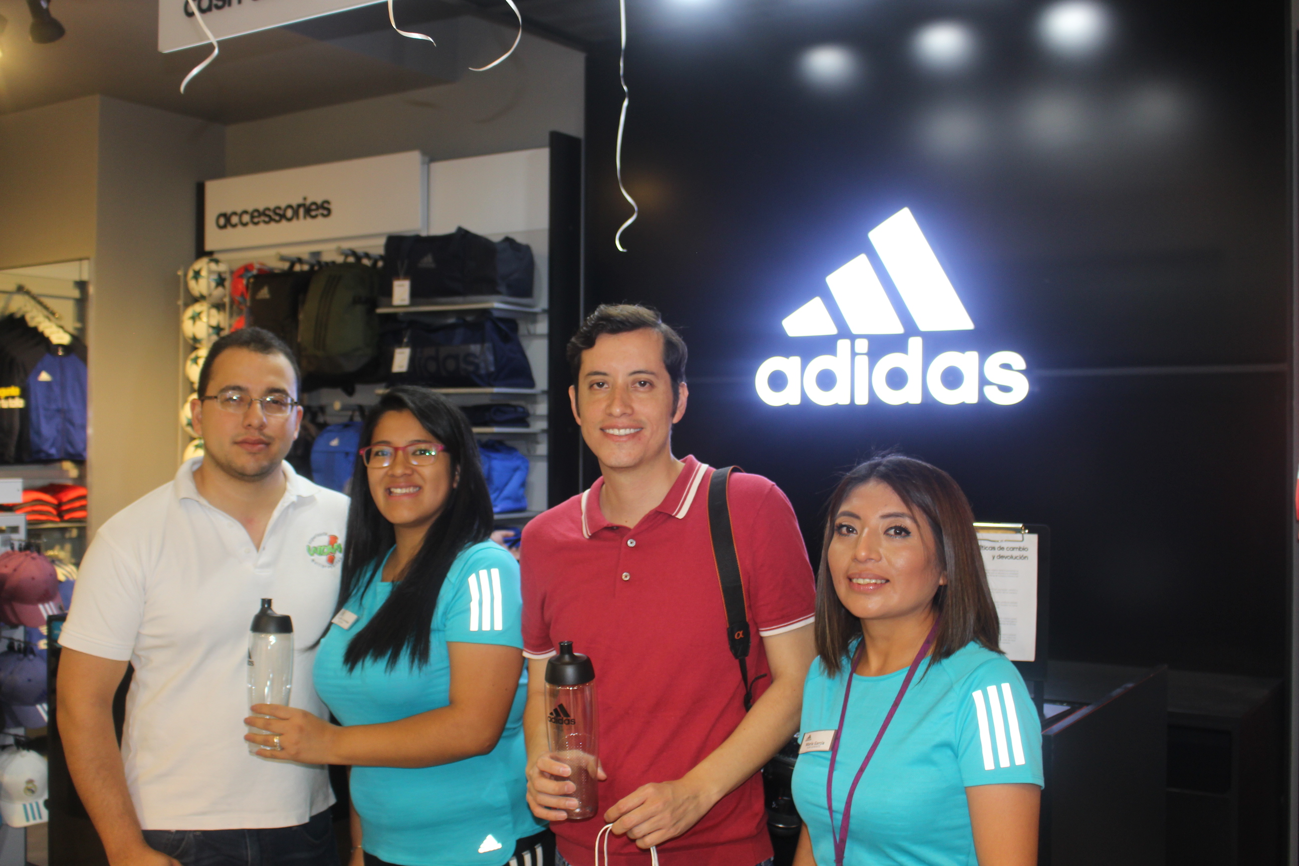 Adidas Brand Core Store en Pradera Xela