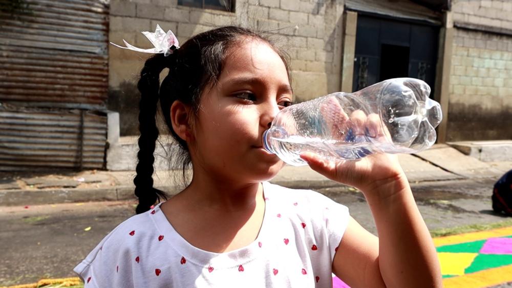 Recomiendan mantenerse hidratado ante el cambio de clima