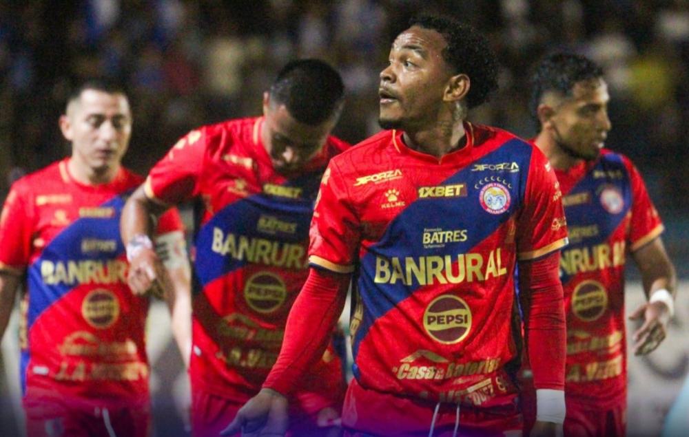 Xelajú MC se mantiene séptimo tras empatar 2-2 con Suchitepéquez