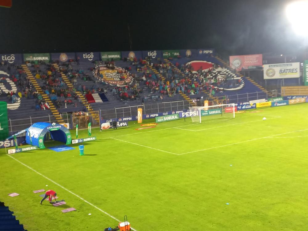 El Mario Camposeco comienza a llenarse para el Xelajú vs Cremas 