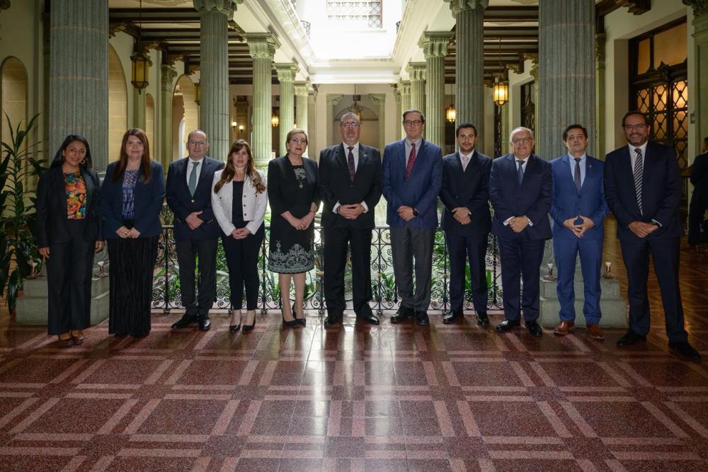 Arévalo se reúne con misión de la OEA por elección de fiscal general