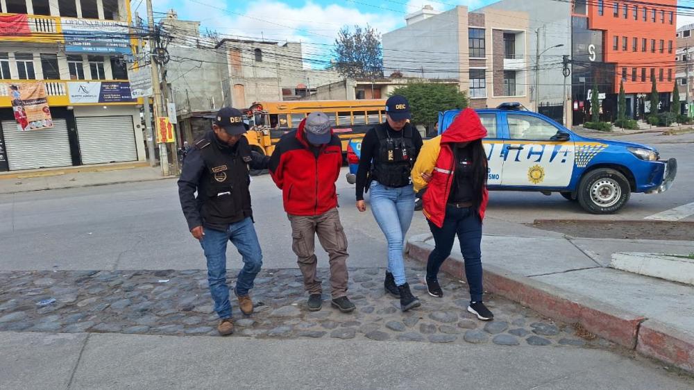 Capturan a integrantes de red que asaltaba pipas