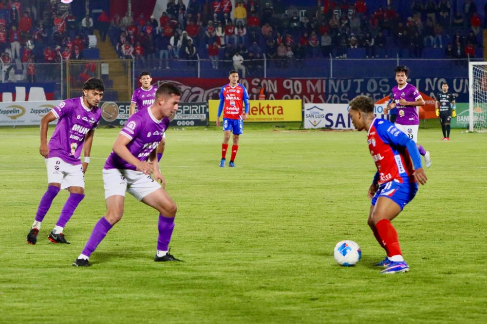 Xelajú MC defiende el liderato ante Mictlán con narración en streaming