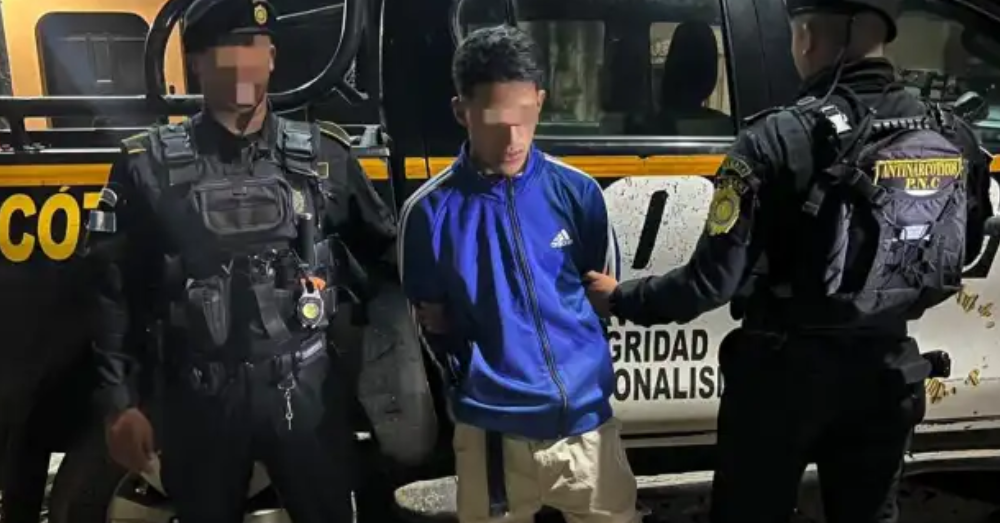 Capturan a joven de 18 años por presunta posesión de drogas