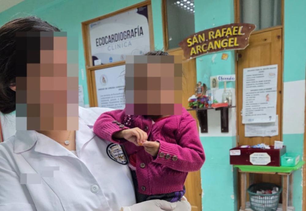 Trasladan a hospital a niña con desnutrición aguda por orden judicial
