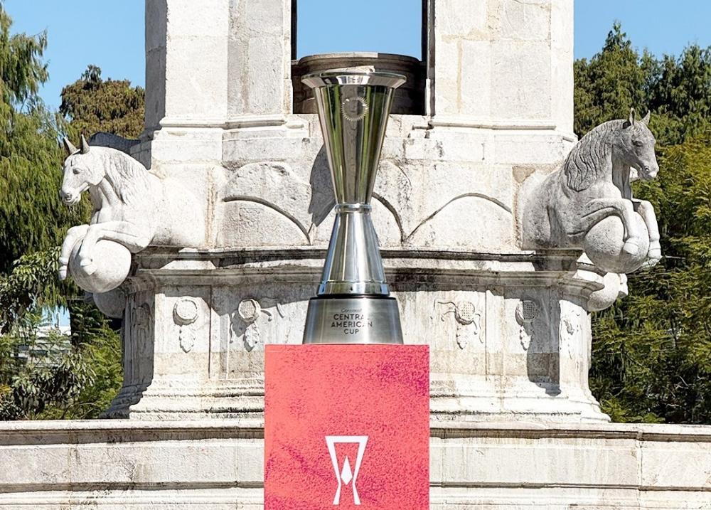 La Copa Centroamericana inicia su exhibición en Guatemala