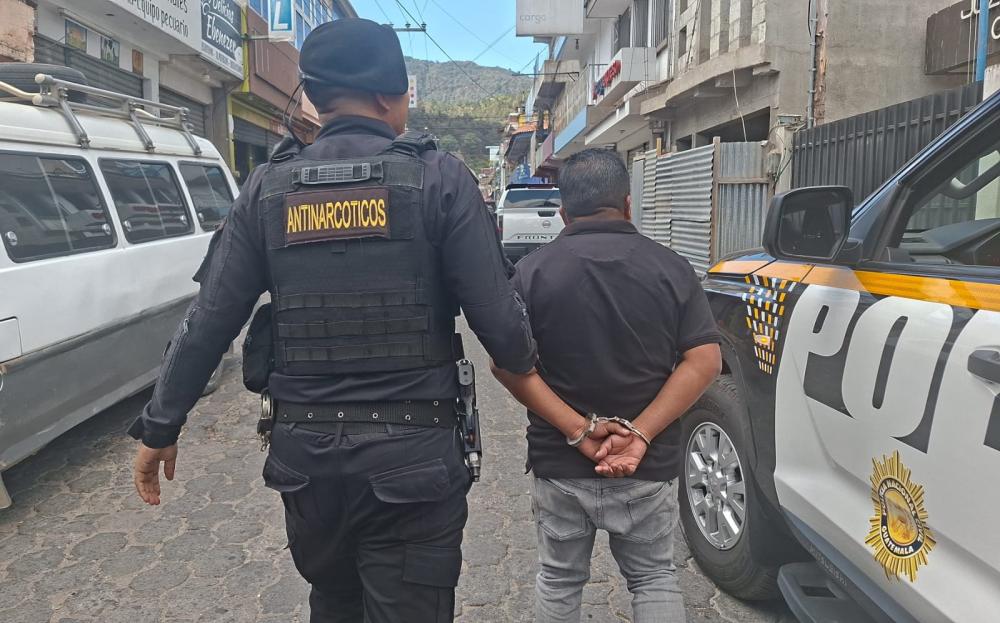 Rafael “N” detenido por la PNC por tráfico ilegal de personas