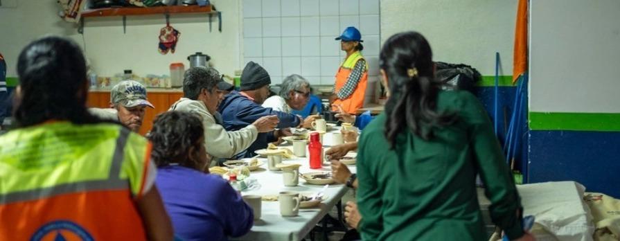 Conred instruye habilitar albergues ante descenso del clima 