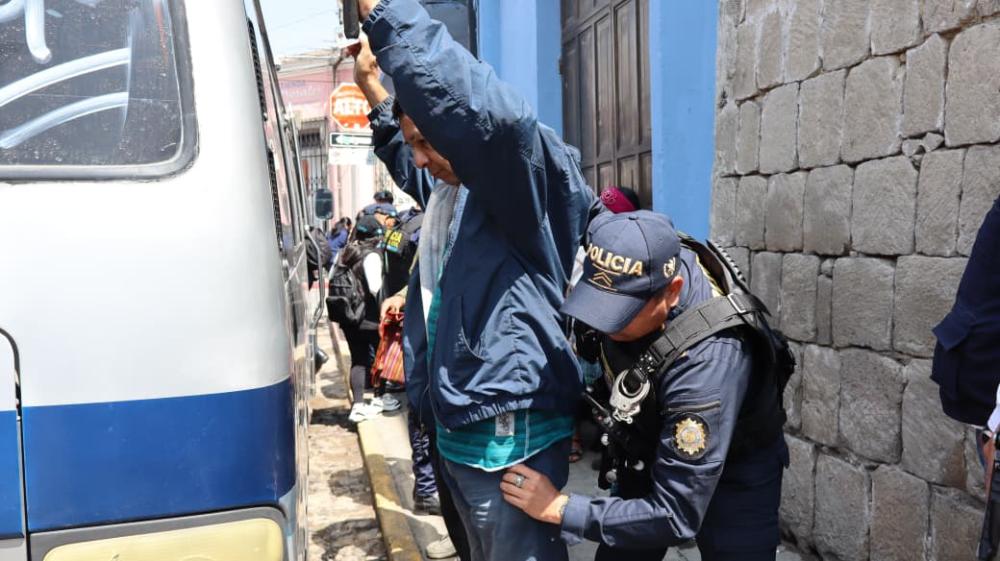 Jornada de operativos en buses urbanos de Xela 