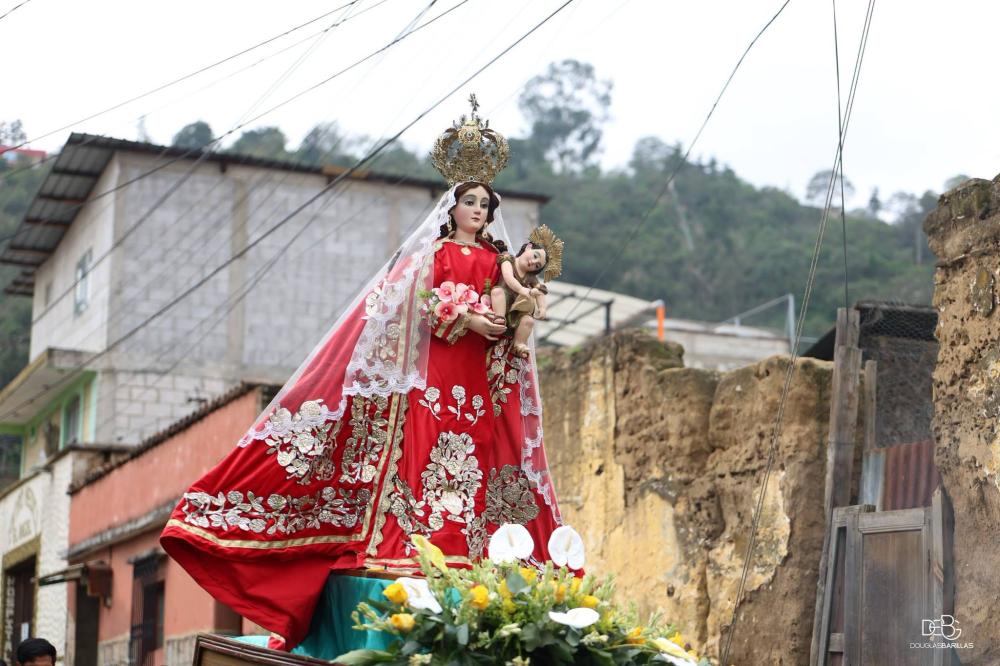 Invitan a solemne cortejo en honor a la Virgen del Rosario