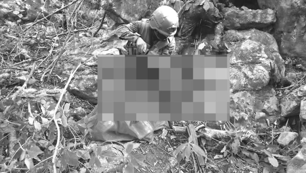 Ejército localiza arsenal abandonado en zona fronteriza de Huehue