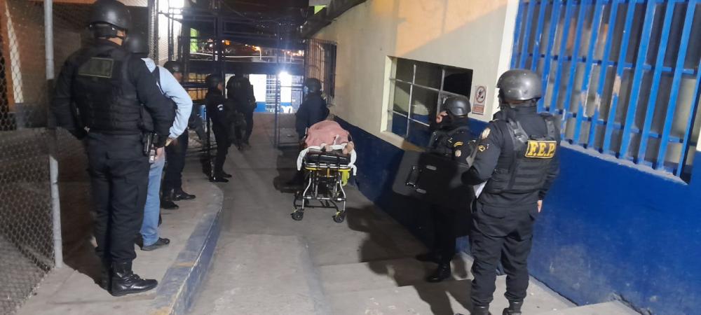 Recapturado en Ostuncalco es trasladado al preventivo de la zona 18
