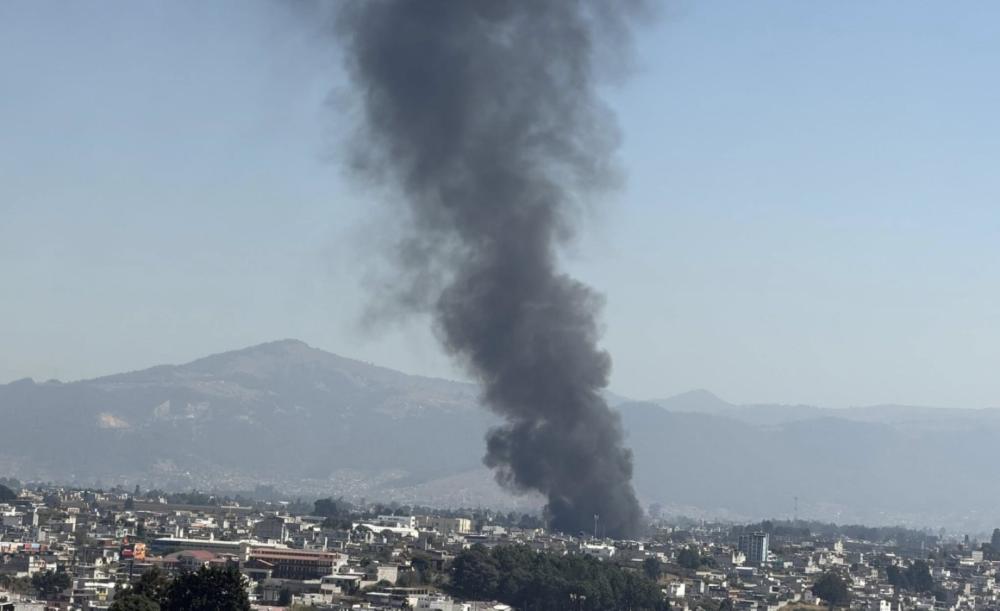 Incendio en el predio municipal de la zona 6 de Xela