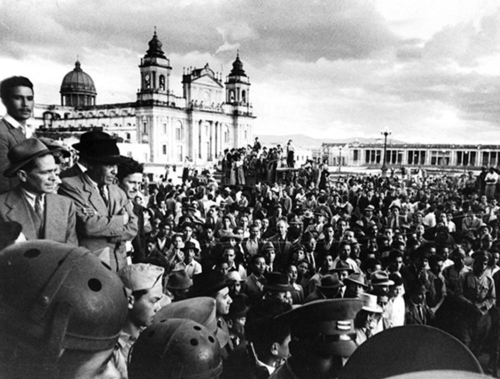 ¿Habrá fin de semana largo por el Día de la Revolución?