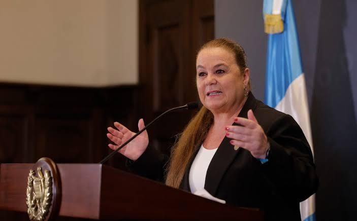 Mineduc llama a denunciar cobros ilegales por plazas docentes