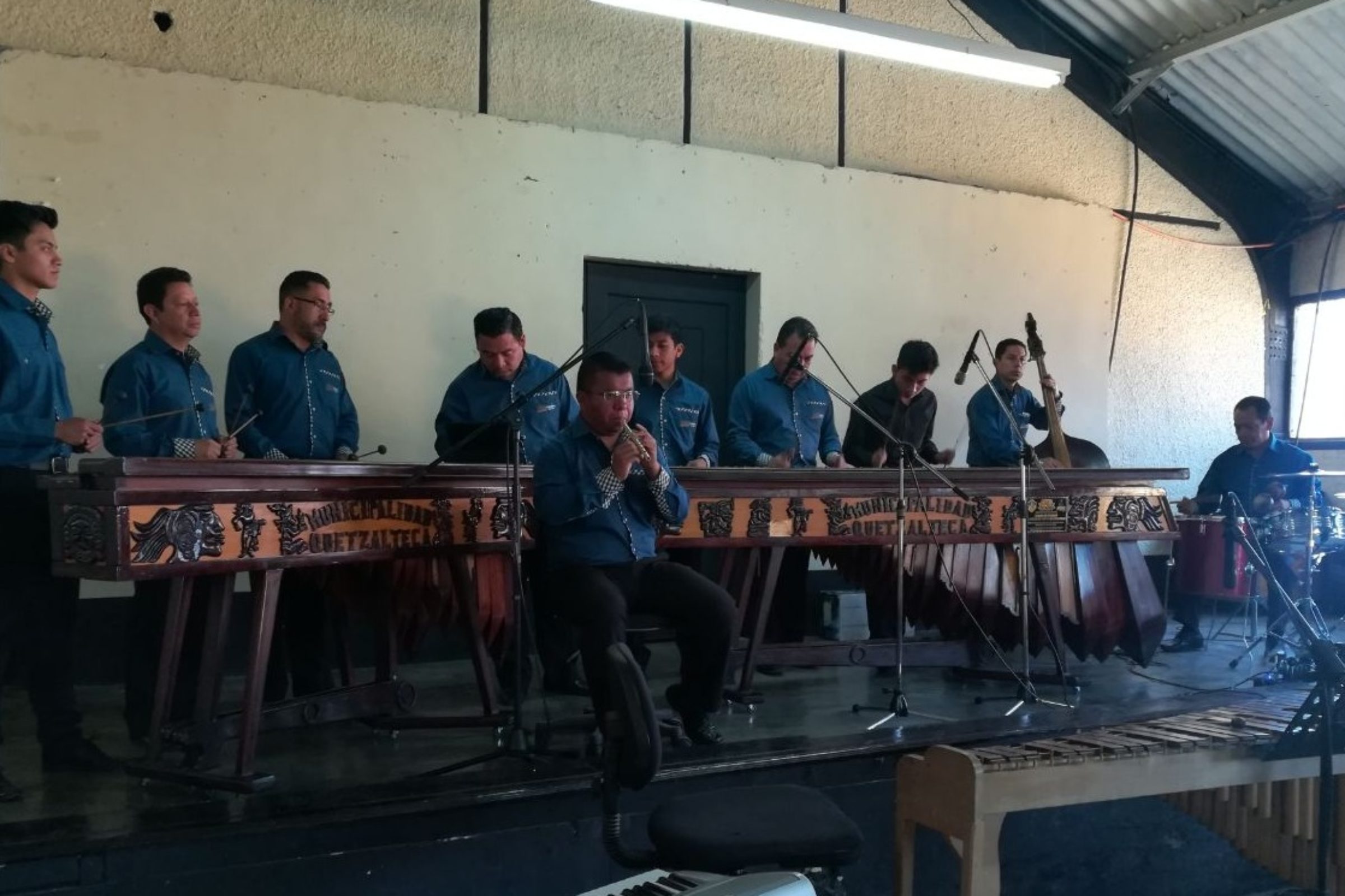 Celebran al instrumento nacional · La Voz de Xela