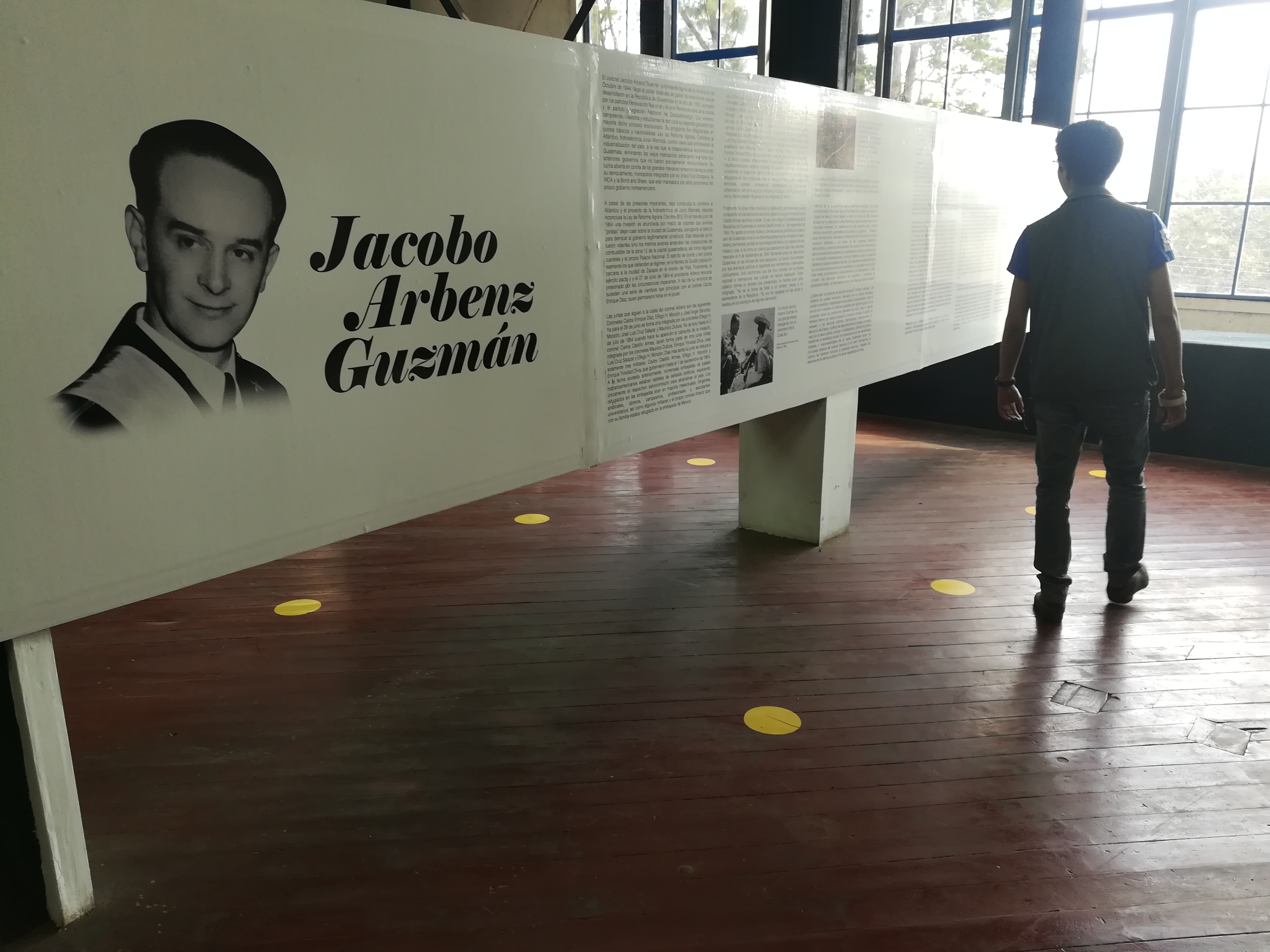 Puedes conocer la biografía de Jacobo Árbenz Guzmán.