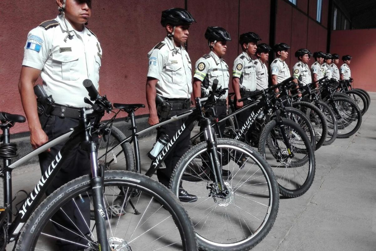 Capacitan a agentes sobre patrullaje táctico en bicicleta