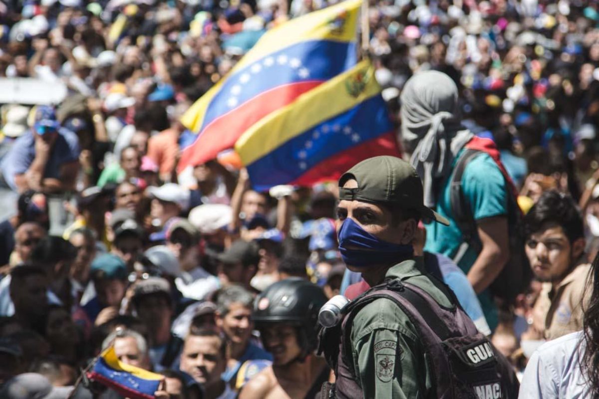 El líder opositor venezolano Leopoldo López ingresa a embajada chilena
