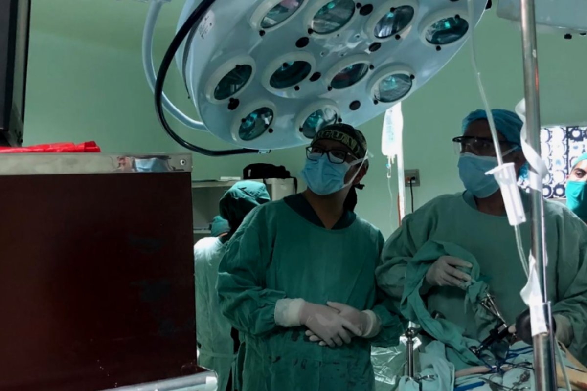 Realizan por primera vez en el HRO cirugía por medio de endoscopia cerebral