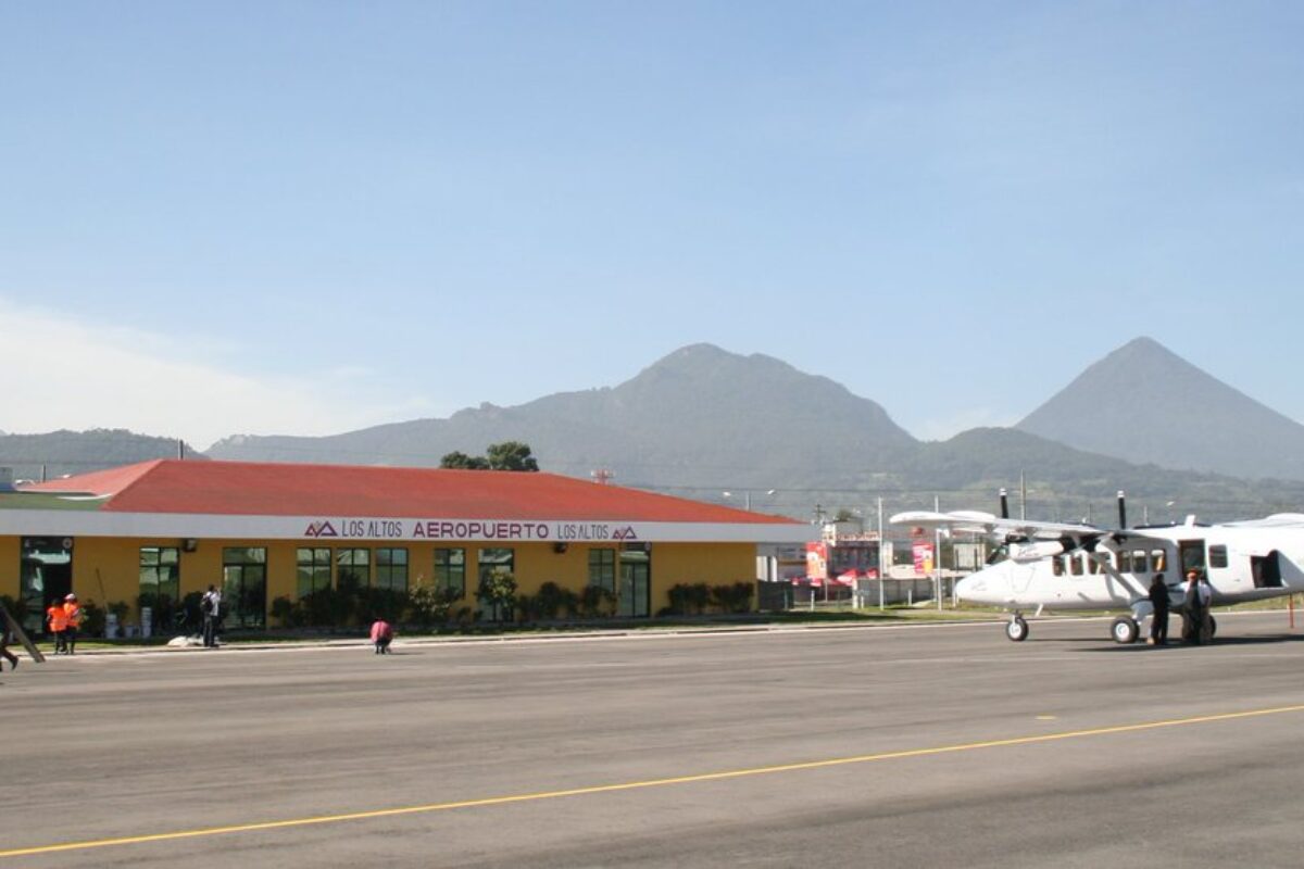 Aeropuerto de Xela podría cubrir vuelos a México