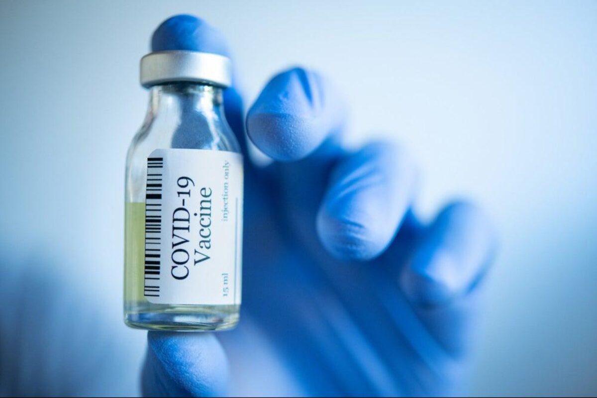 Detienen ensayo de vacuna contra Covid-19