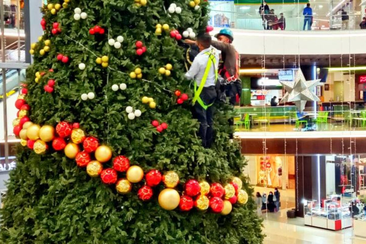 Primer centro comercial de la ciudad que abre temporada navideña