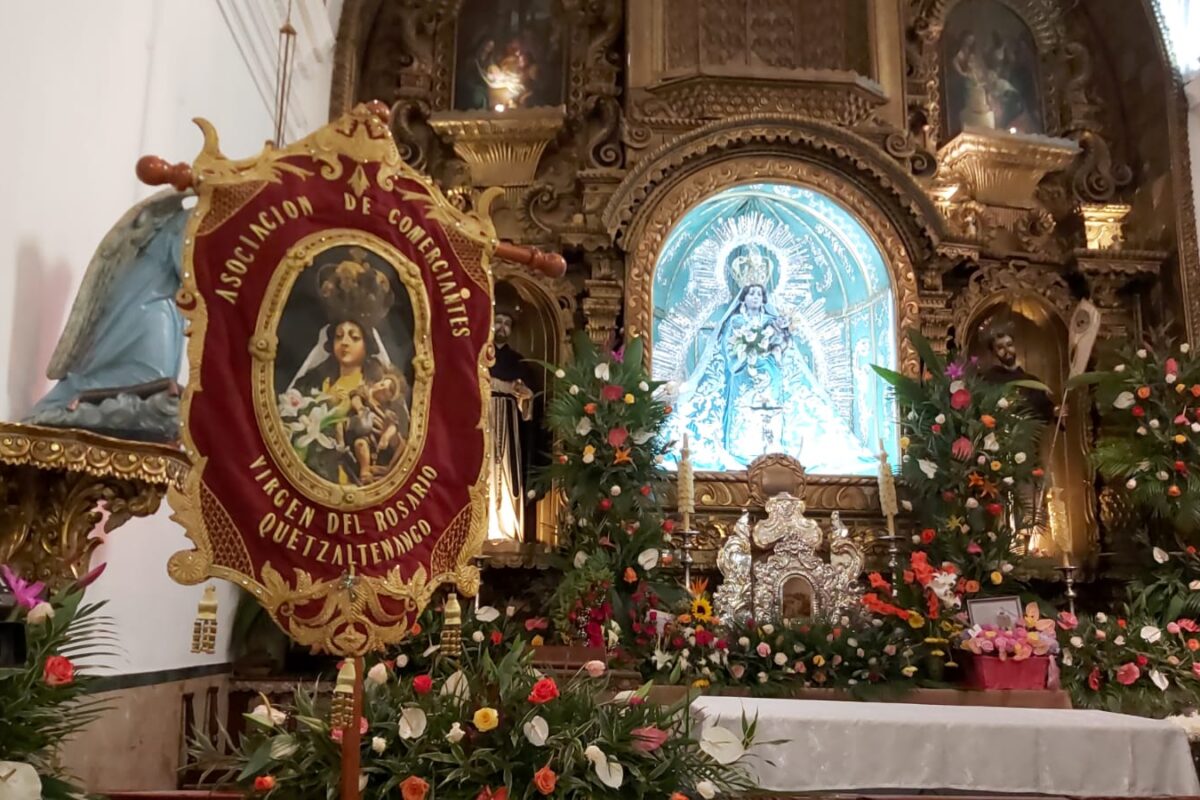 GALERÍA | Nuestra Señora del Santísimo Rosario y el significado de su ajuar
