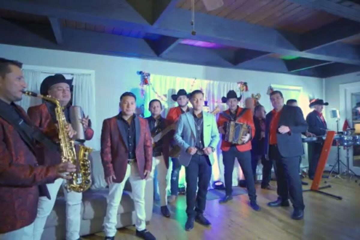 Video | Quetzaltecos en Estados Unidos dan a conocer su nueva canción navideña