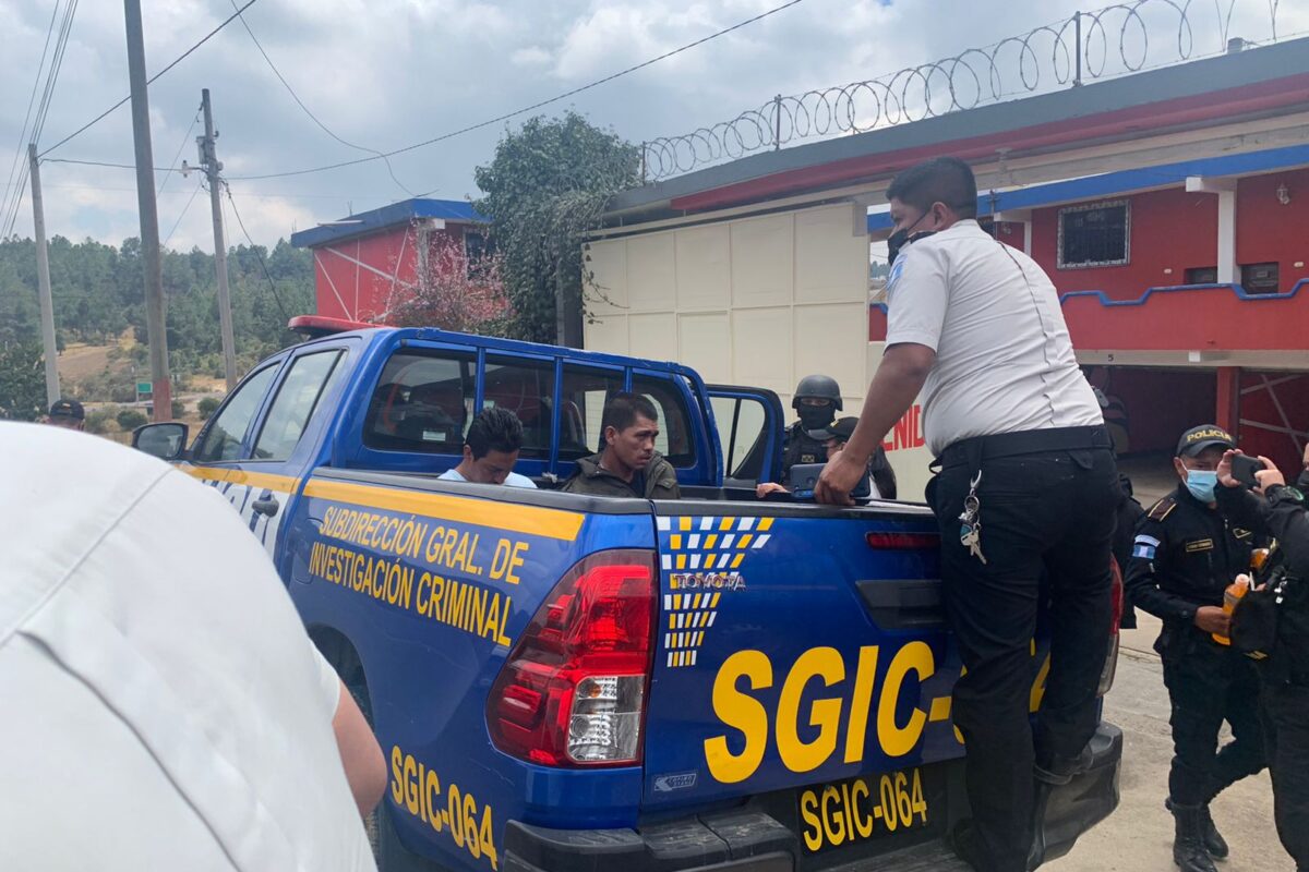 FOTOS | Cuatro detenidos en flagrancia en San Carlos Sija