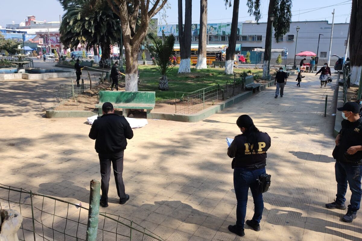Envían a Inacif cuerpo encontrado en el parque a Benito Juárez