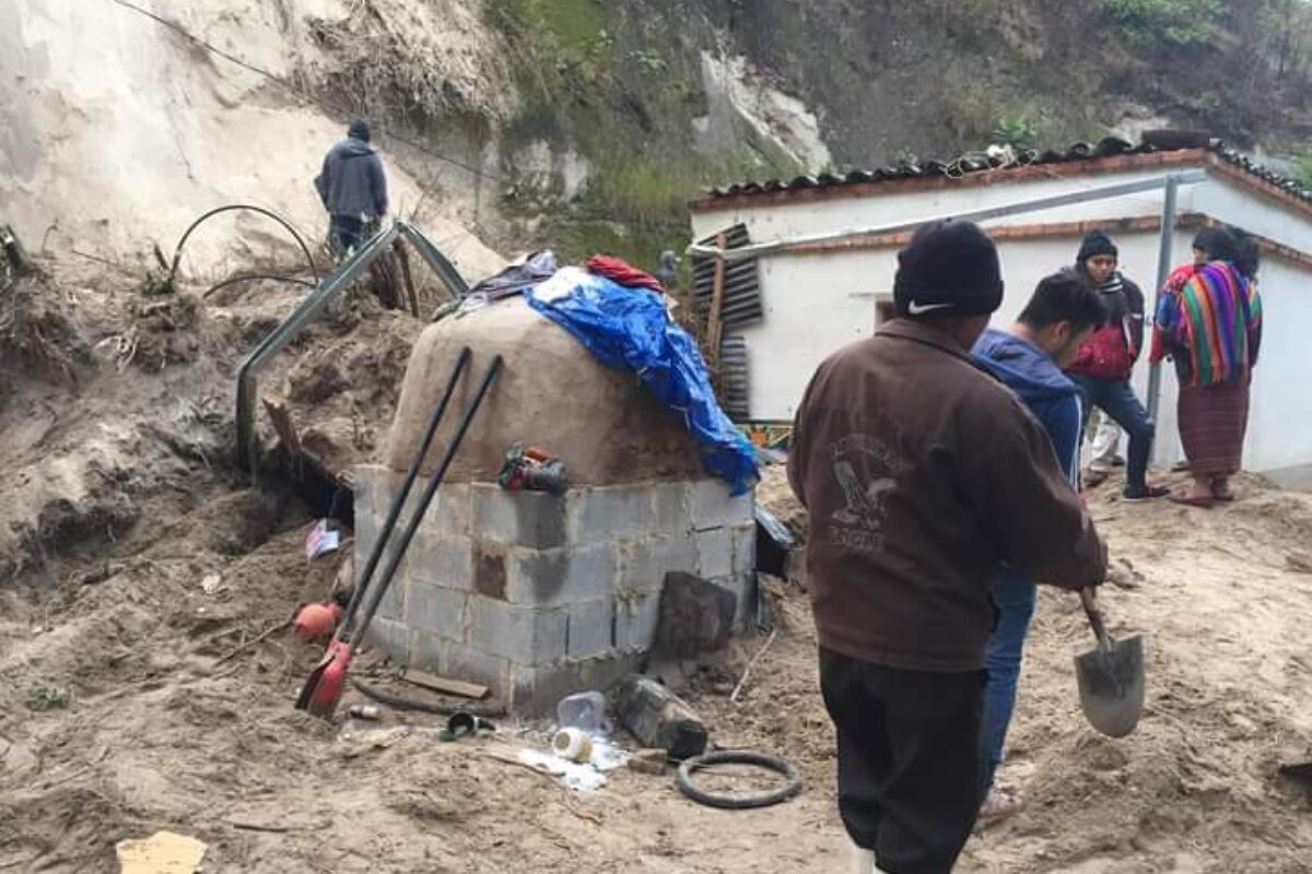 Tres hermanitas mueren tras quedar soterradas en Huehuetenango