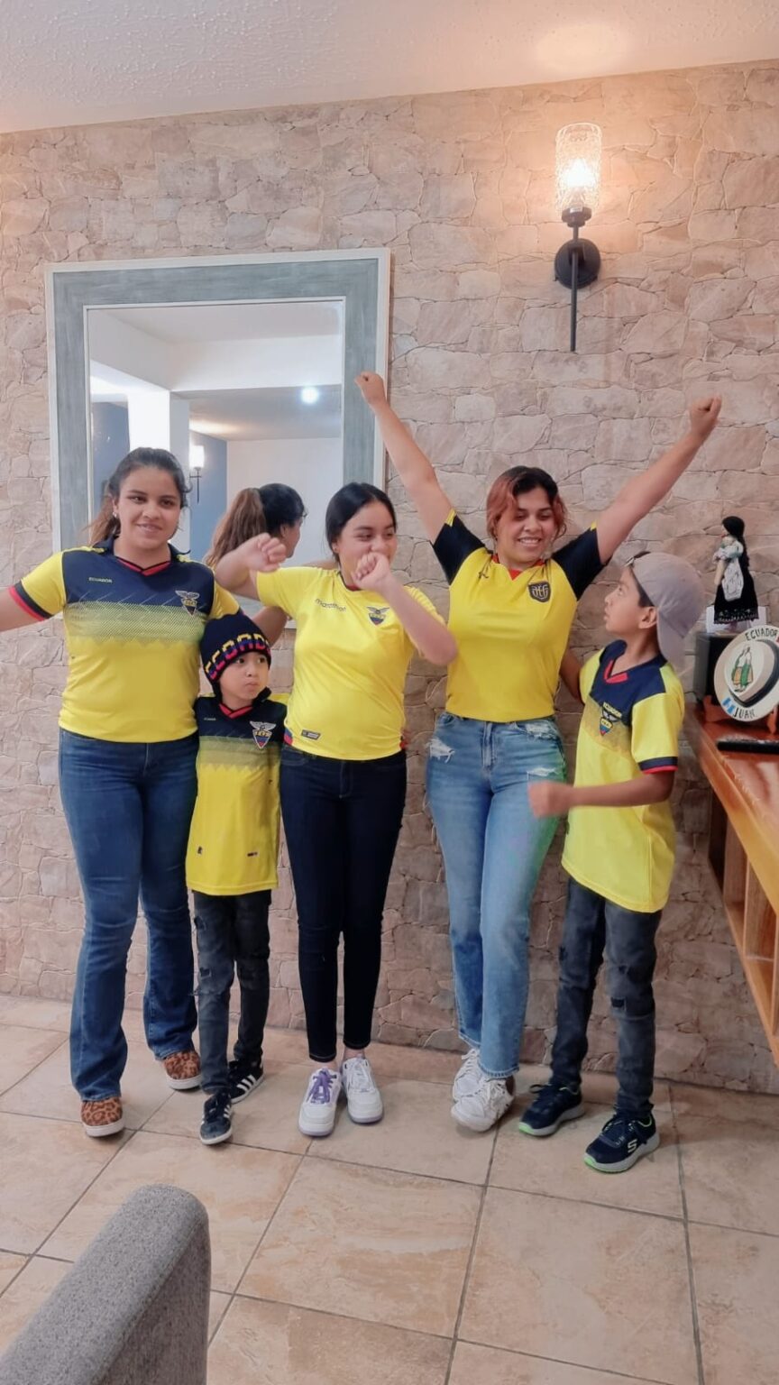 Ecuatorianos que viven en Xela celebran el primer triunfo en Qatar 2022