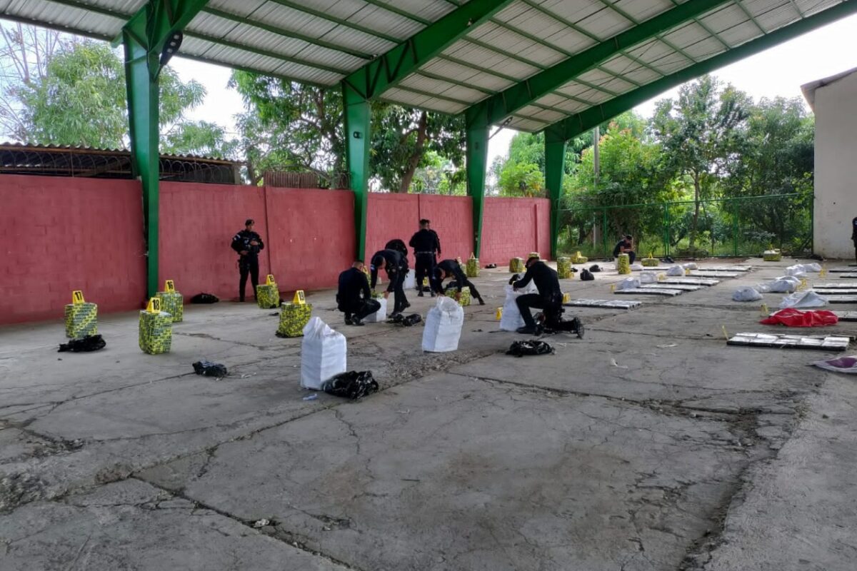 CINCO SOLDADOS HERIDOS | Militares se enfrentan a narcotraficantes en Escuintla