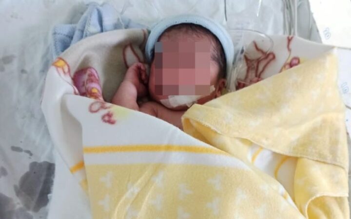 GOZA DE BUENA SALUD | Esto pesa el bebé que fue abandonado en Olintepeque