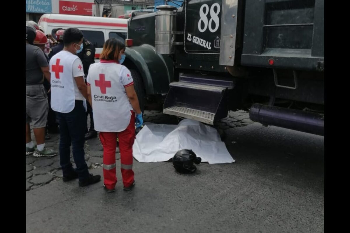 Motociclista muere tras colisión con camión en Bulevar Henry Sierra de Coatepeque