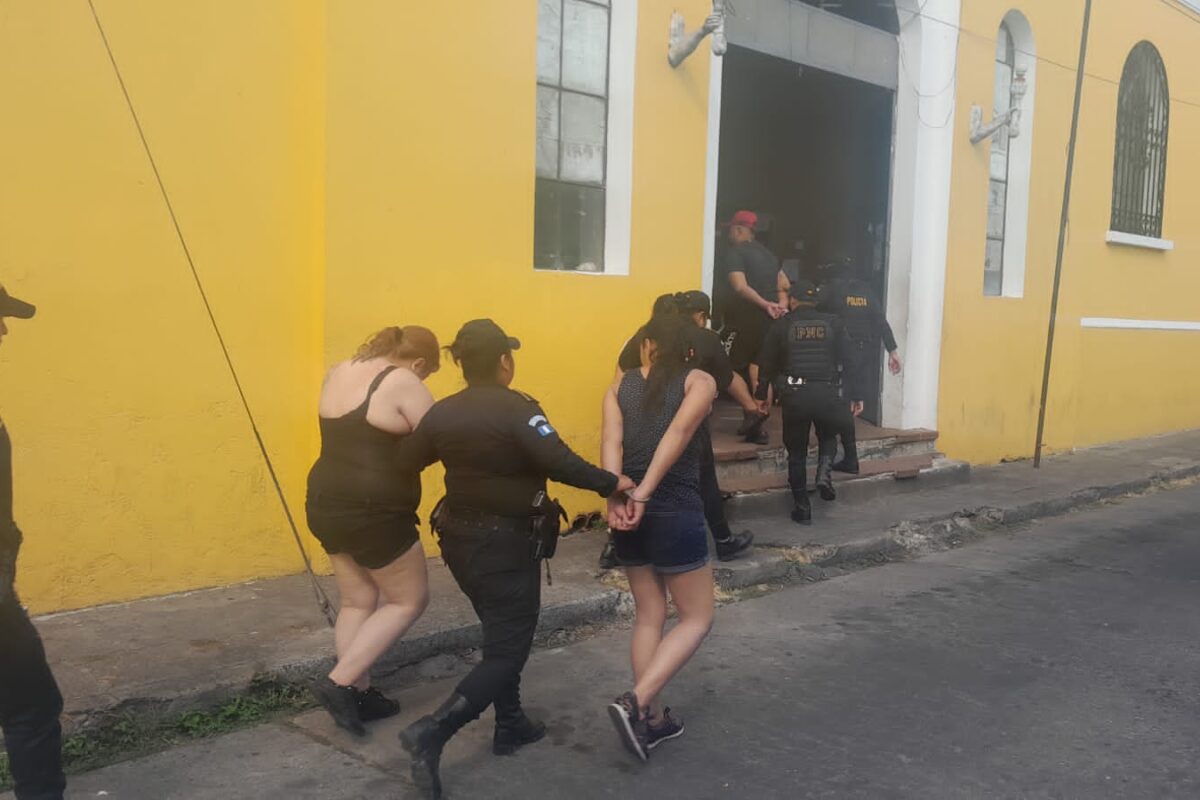 PONEN FIN A SUS FECHORÍAS | Cae banda de asaltantes en carnaval mazateco