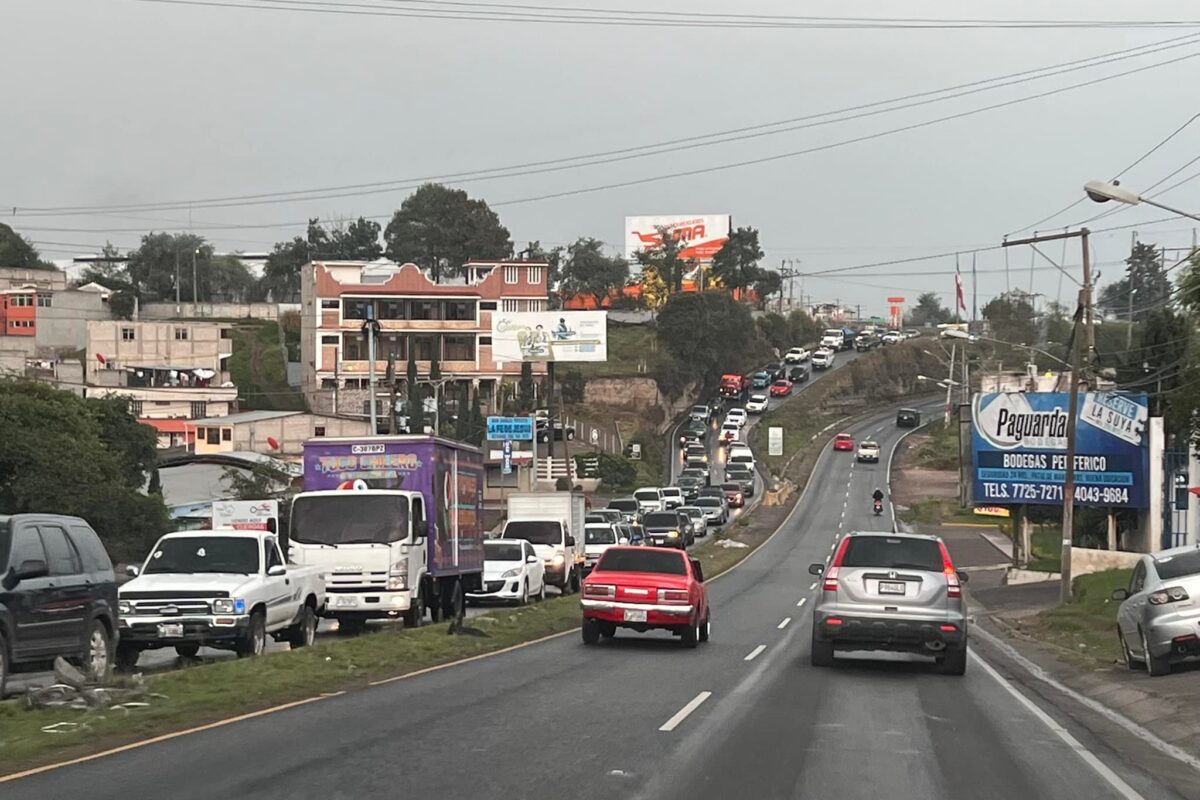 El tráfico en Xela aumenta y conductores se enfrentan a tiempos de viaje más largos