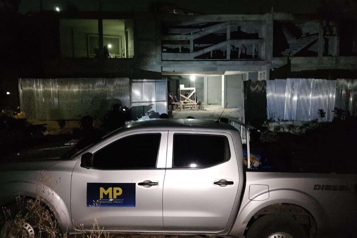 Crimen en autohotel en construcción: PNC sospecha dónde se esconden los responsables