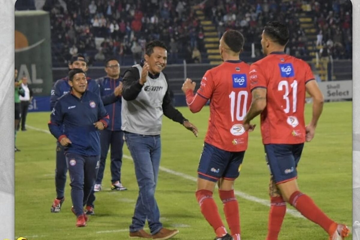 Xelajú MC golea a Achuapa 6-1 y se afianza en la cima del torneo Clausura 2022