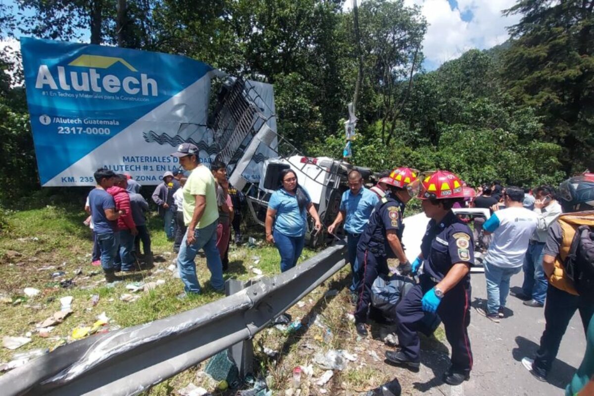 Accidente en la Interamericana deja múltiples heridos tras fallas mecánicas en microbús