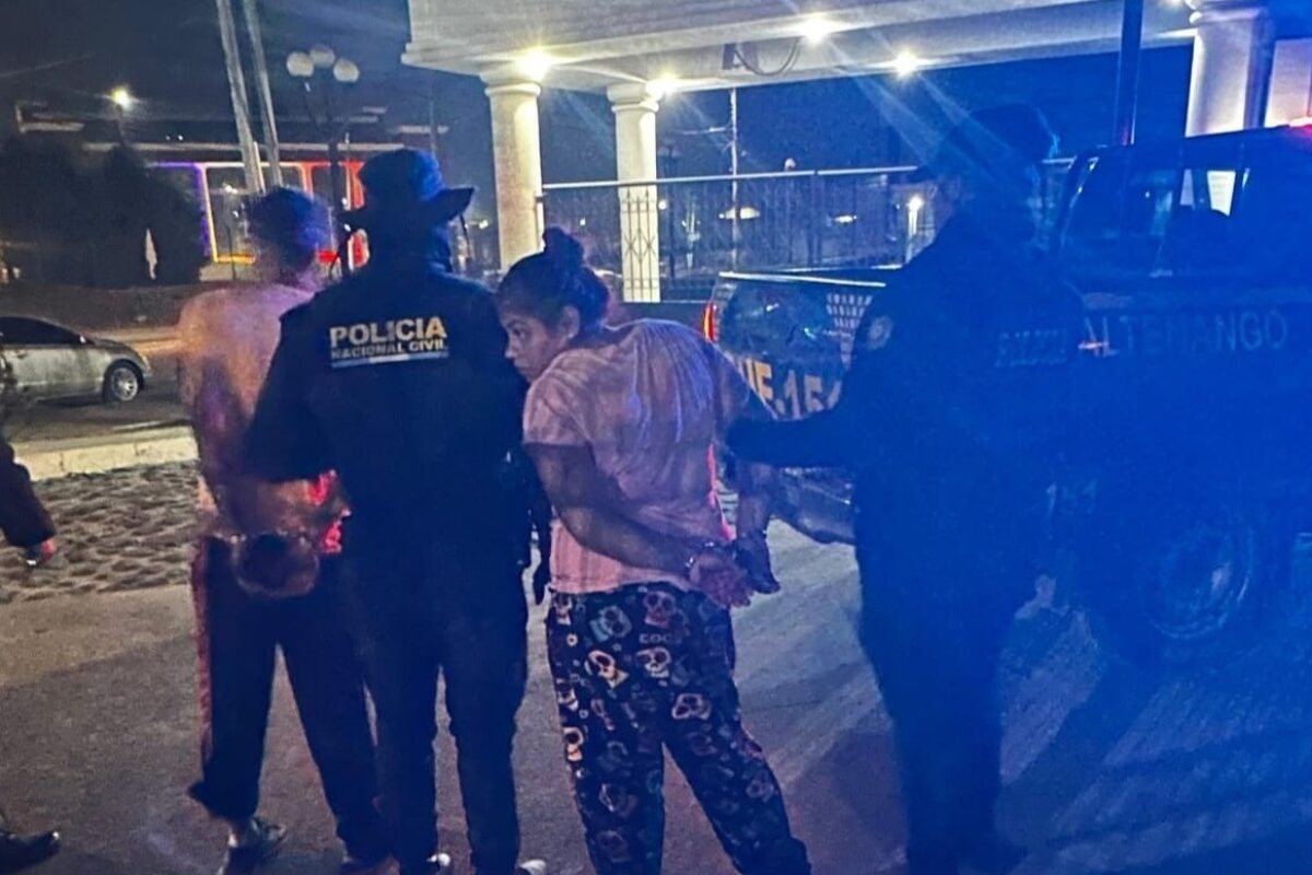 Vecinos de Los Trigales detienen y entregan a la policía a presuntos asaltantes