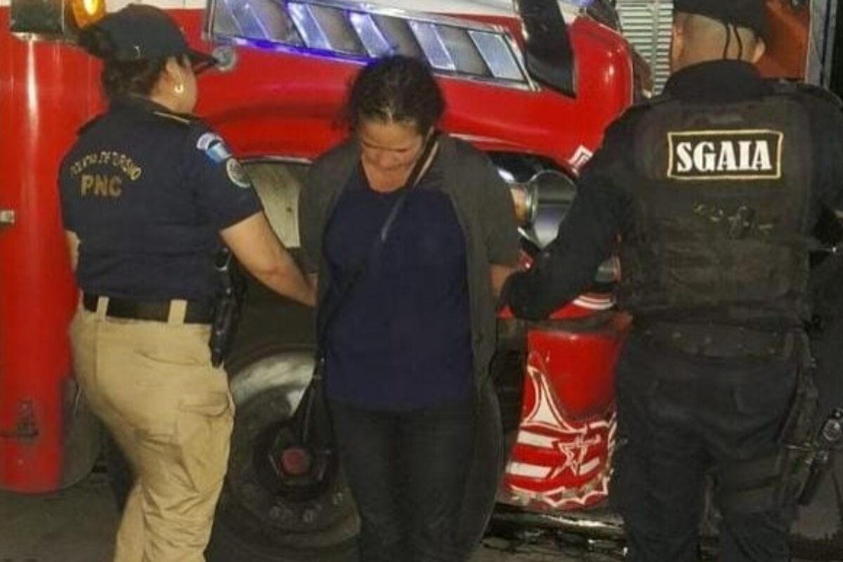 Mujer salvadoreña sorprendida con marihuana en transporte público en Coatepeque