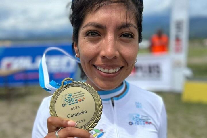 Gaby Soto: Una ciclista quetzalteca de oro