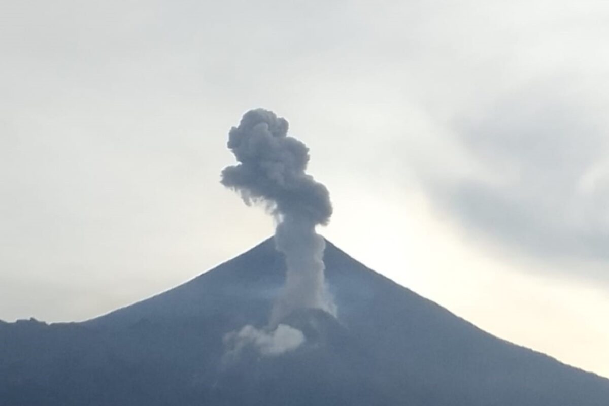 Volcán Santiaguito activo: Ceniza puede afectar a comunidades cercanas